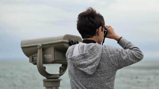 Léandre jeune ornithologue