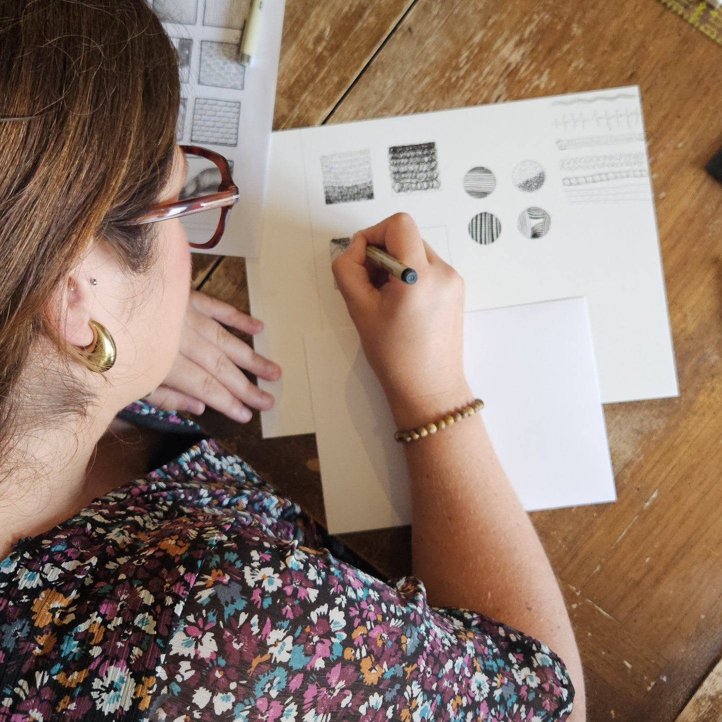 ATELIERS : Dessin au trait  | Créer un catalogue de texture à l'encre