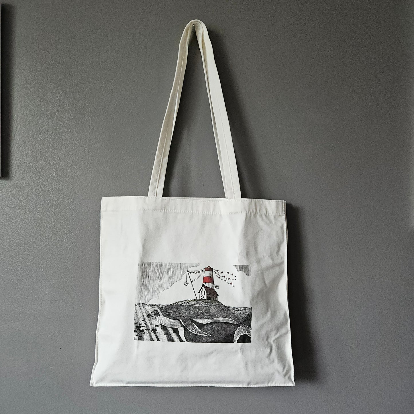 sac en toile tote bag illustree par mailys bessiere artemai illustration montreal quebec canada