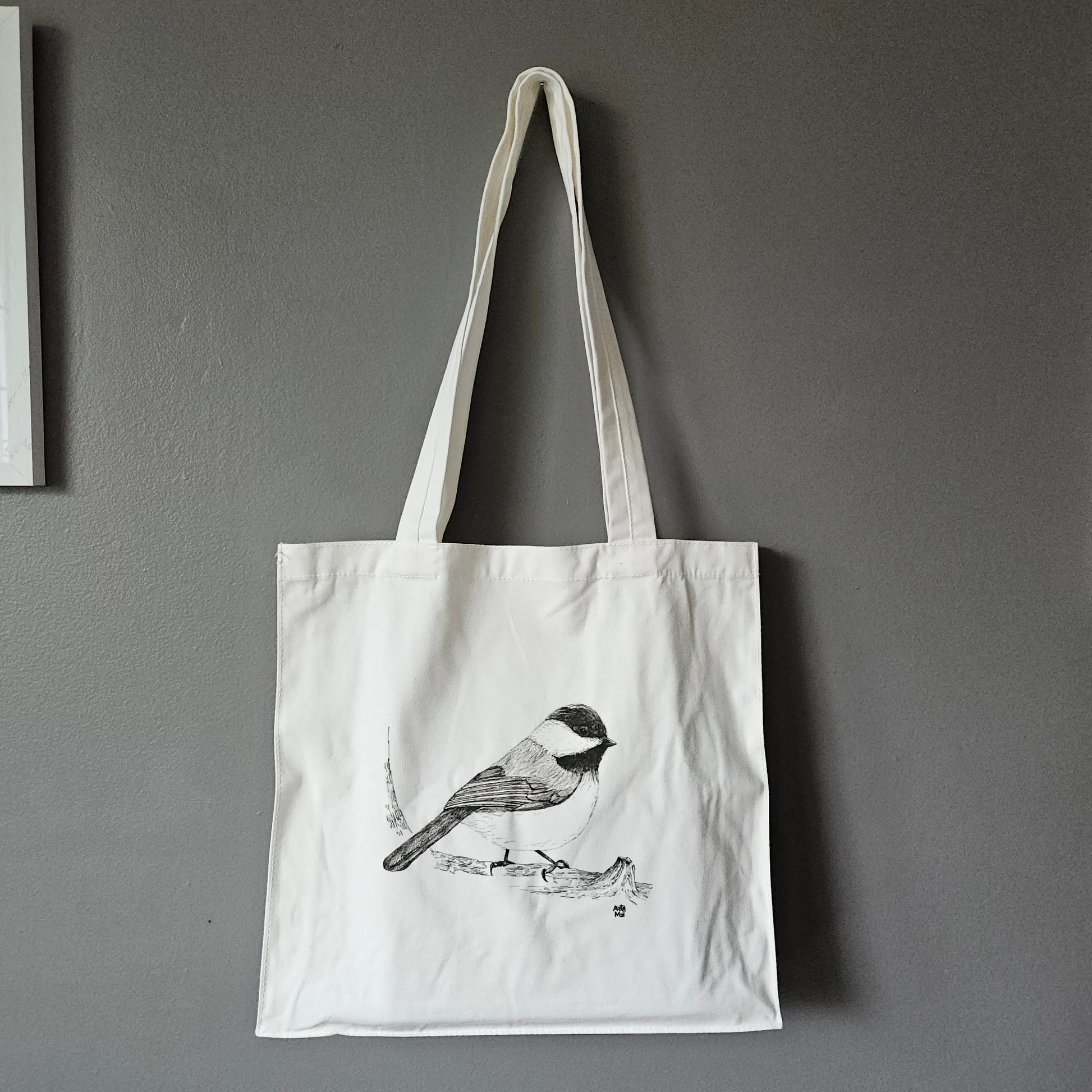 sac en toile tote bag illustree par mailys bessiere artemai illustration montreal quebec canada